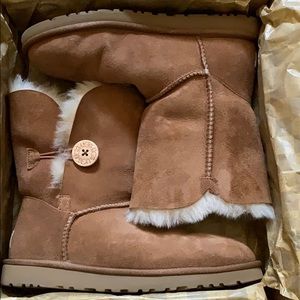 Ugg’s Bailey Button Chestnut Boots